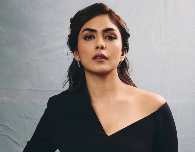 Mrunal Thakur New Photos